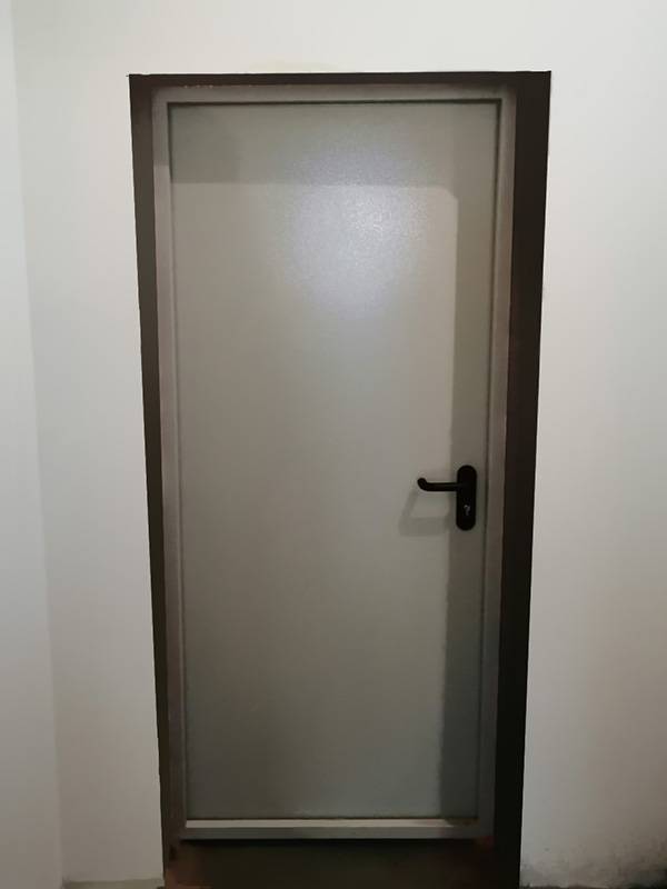 Дверь для санузла, фото изнутри (ул. Барклая) Дверь для санузла, фото изнутри (ул. Барклая)