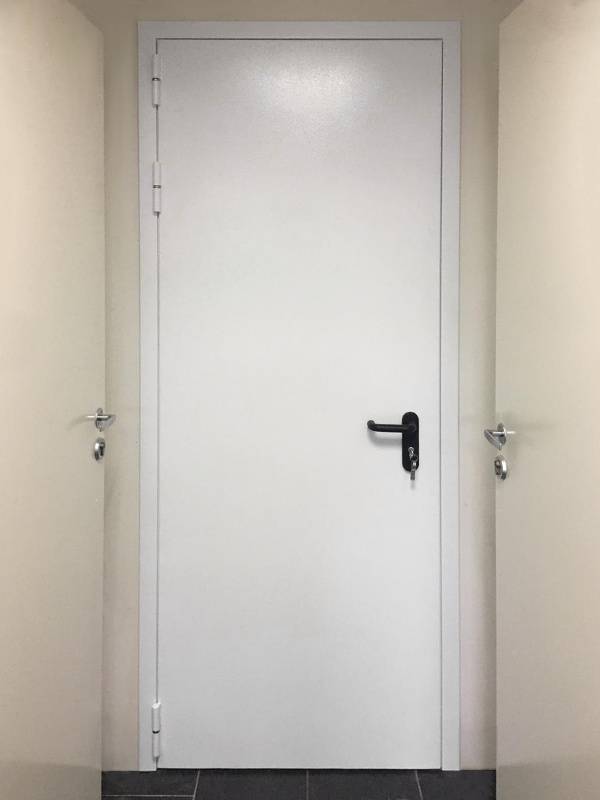 Дверь с внешней стороны (фитнес-клуб SportStar, ул. Ясеневая, 26) Дверь с внешней стороны (фитнес-клуб SportStar, ул. Ясеневая, 26)