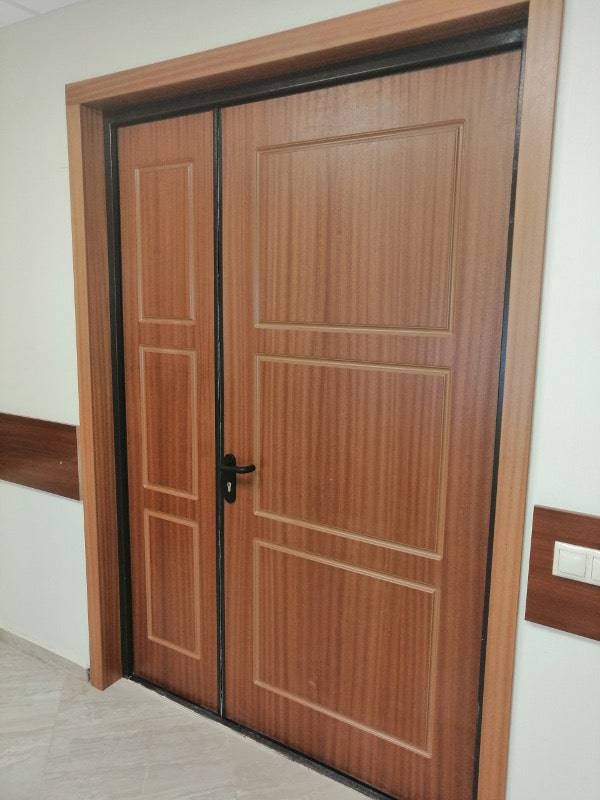 Огнеупорная полуторастворчатая дверь Огнеупорная полуторастворчатая дверь