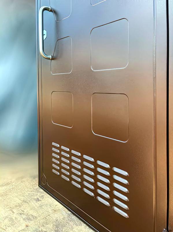 Вентиляция в нижней части полотна Вентиляция в нижней части полотна